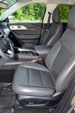 Certified 2025 Ford Explorer Active w/ Active Comfort Package AWD/4WD image 22