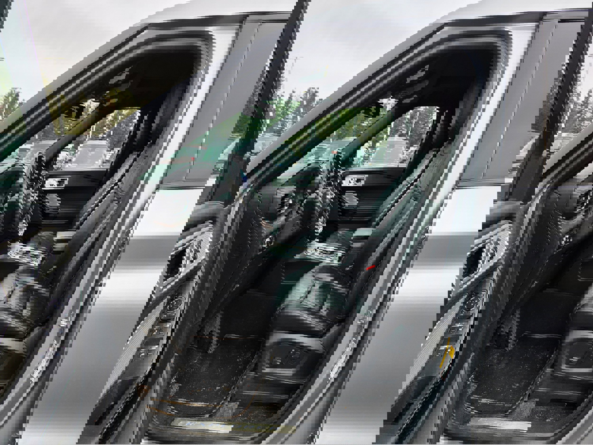 Certified 2023 Ford Explorer Platinum w/ Premium Technology Package image 21