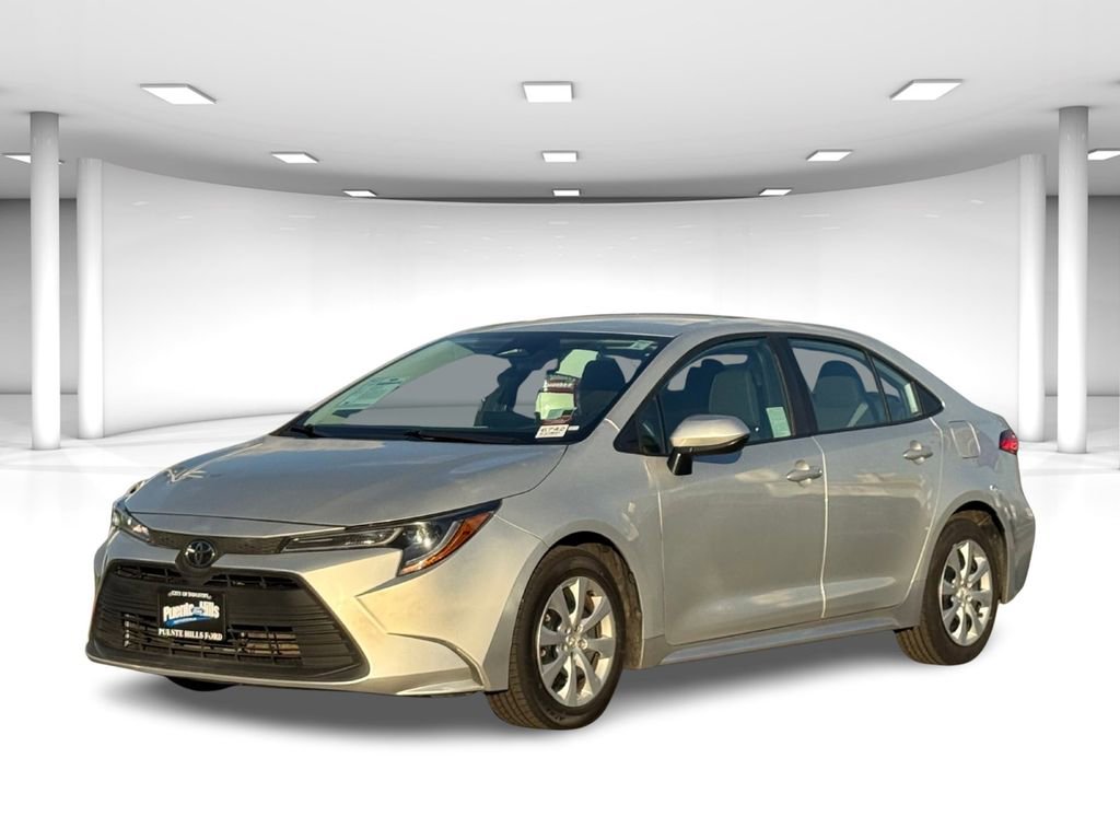Used 2024 Toyota Corolla LE image 2