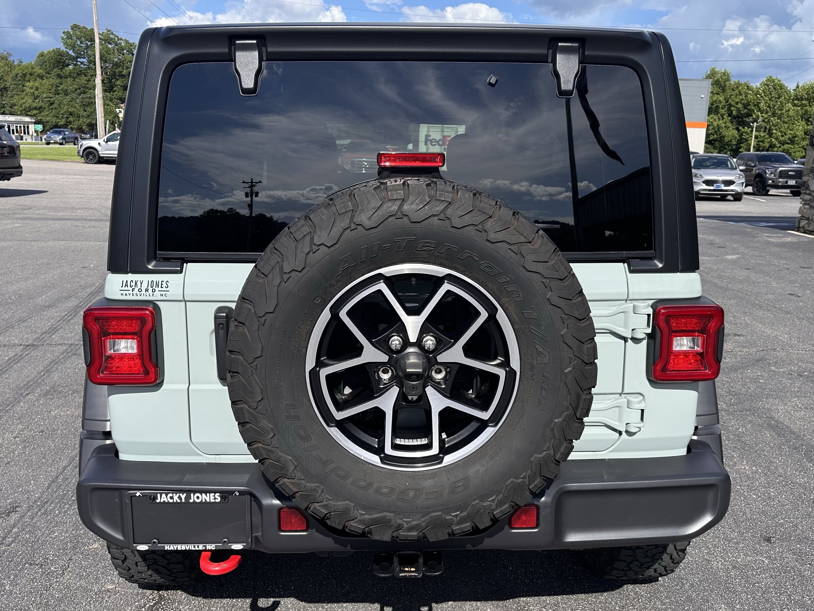 Used 2024 Jeep Wrangler Unlimited Rubicon w/ Convenience Group AWD/4WD image 7