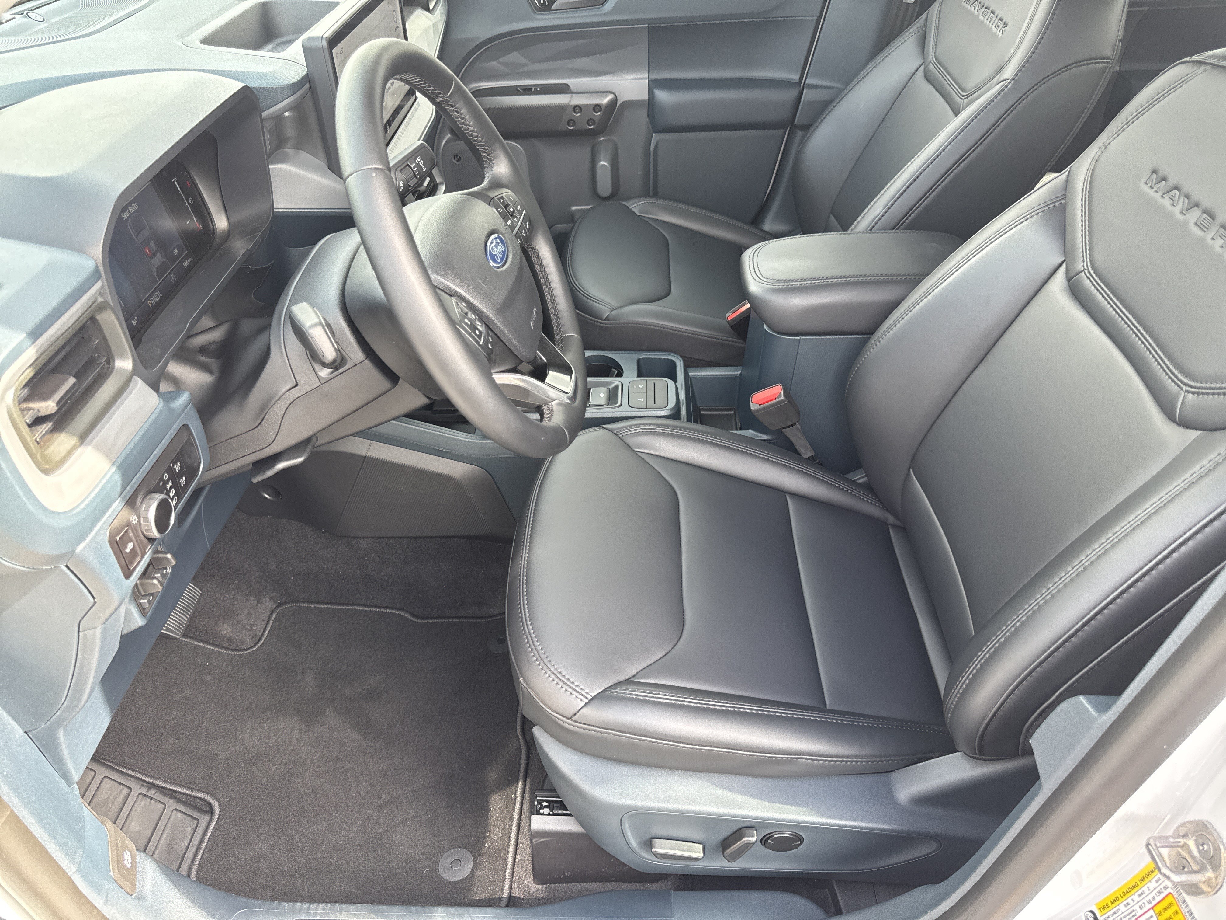 Certified 2026 Ford Maverick Lariat w/ Black Appearance Package AWD/4WD image 9