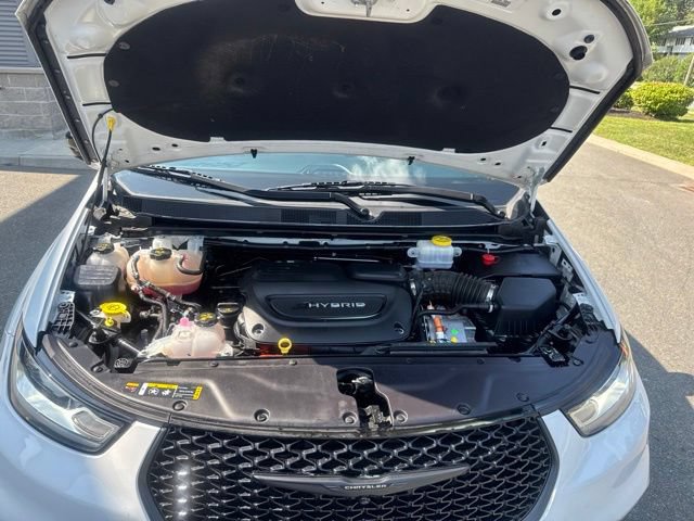 Used 2024 Chrysler Pacifica Limited FWD image 19