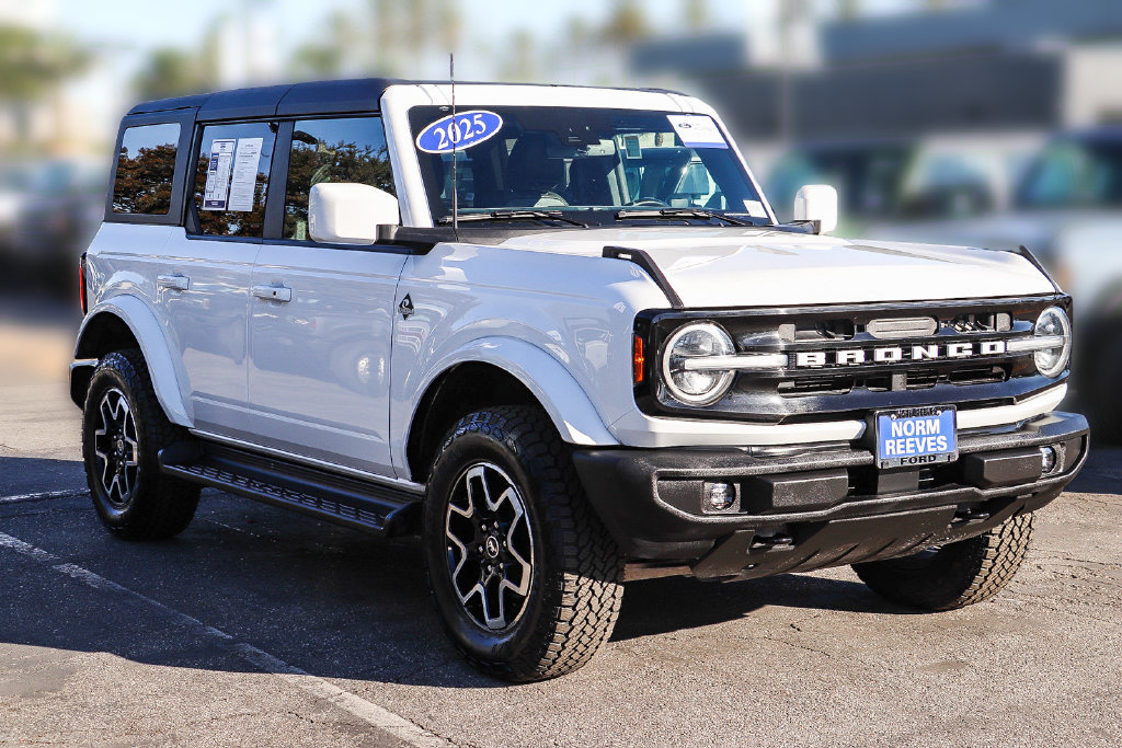 Certified 2025 Ford Bronco Outer Banks AWD/4WD image 4