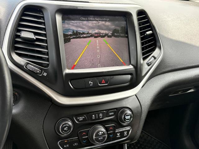 Used 2018 Jeep Cherokee Trailhawk AWD/4WD image 9
