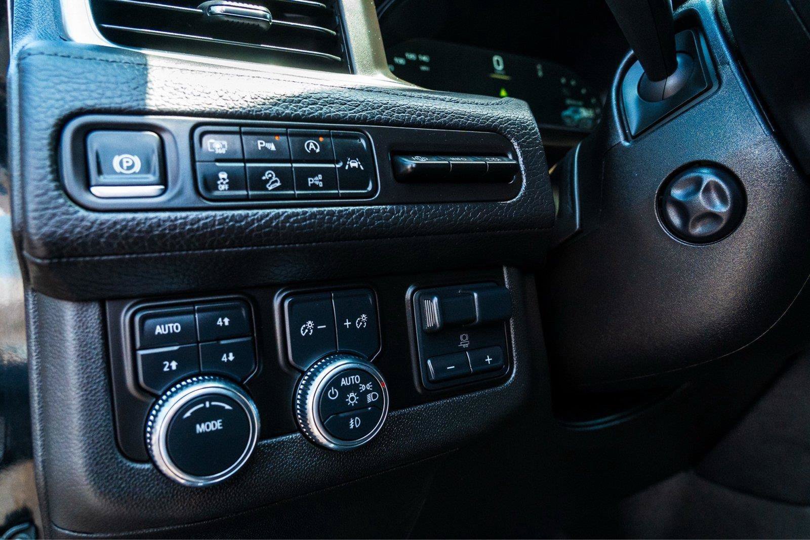 Used 2024 GMC Yukon Denali w/ Advanced Technology Package AWD/4WD image 14