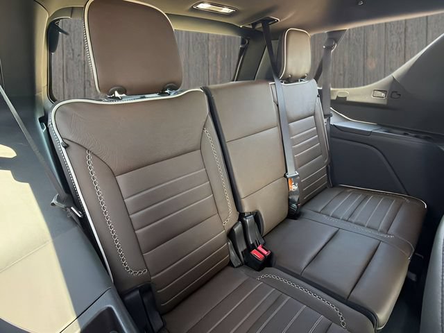 Used 2025 GMC Yukon Denali Ultimate AWD/4WD image 15