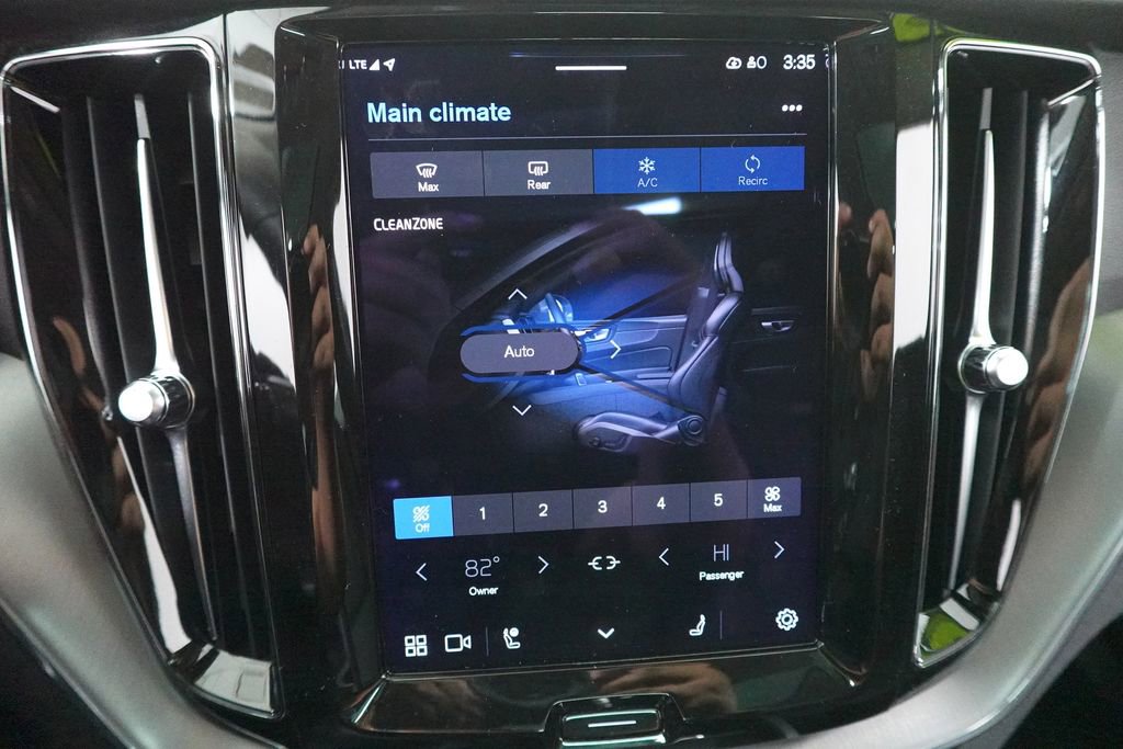 Used 2023 Volvo XC60 B5 Core image 20