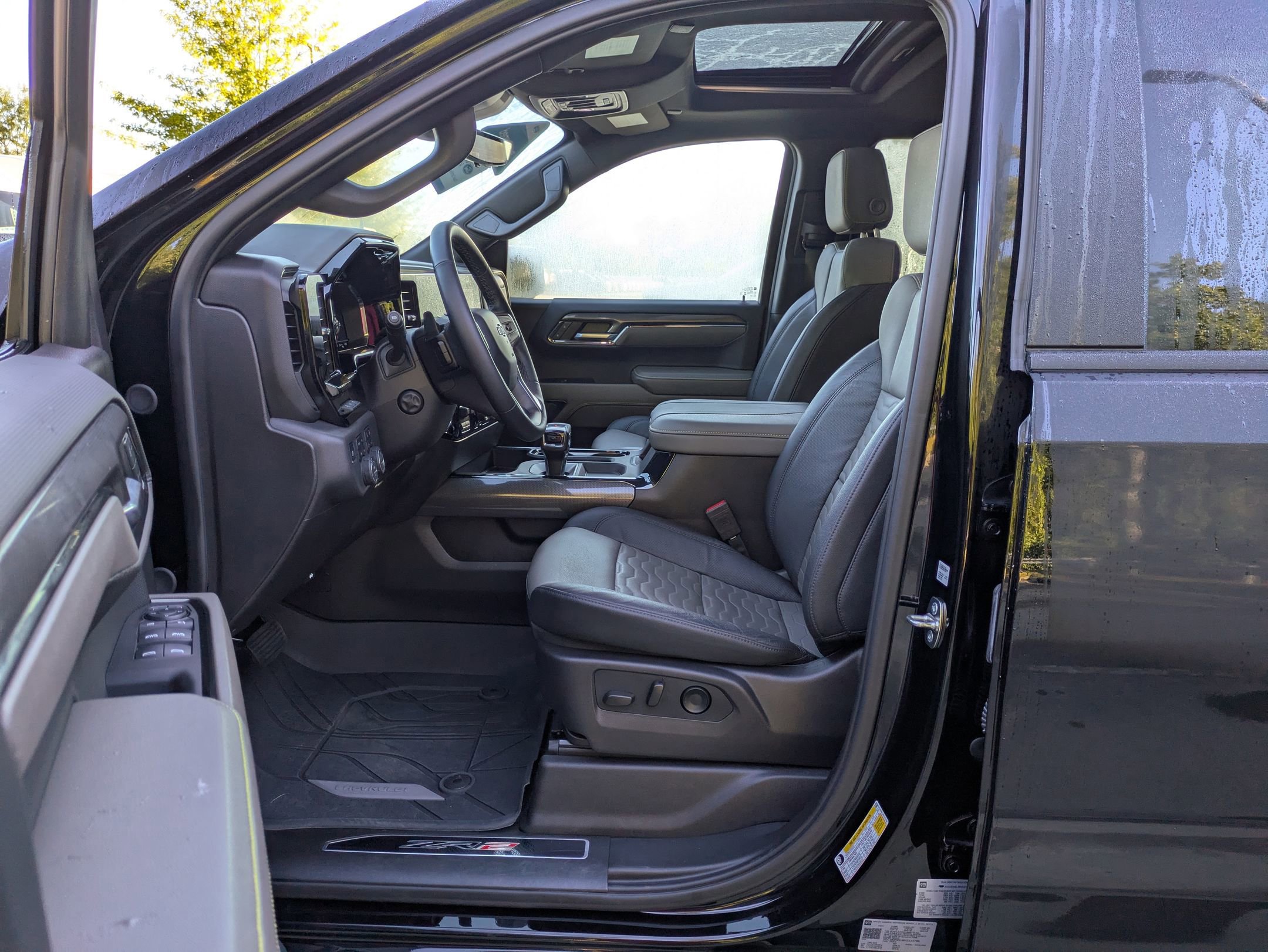 Used 2024 Chevrolet Silverado 1500 ZR2 w/ Technology Package image 13