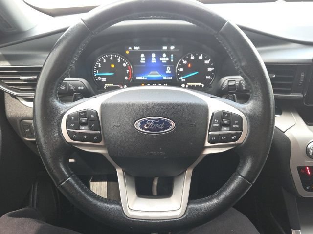 Certified 2020 Ford Explorer XLT w/ Equipment Group 202A AWD/4WD image 39