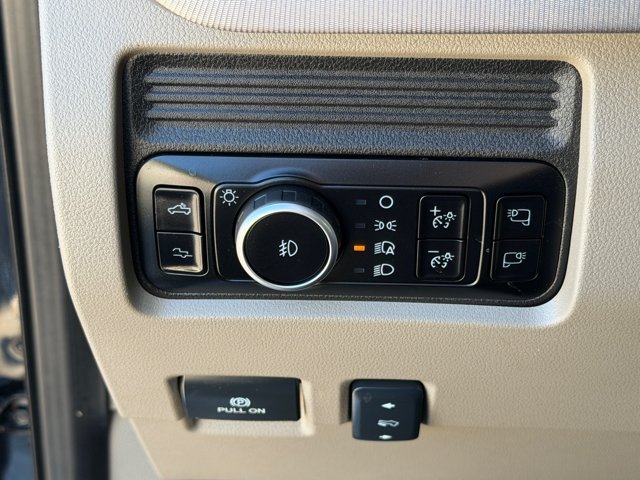 Certified 2025 Ford F450 Platinum w/ Platinum Plus Package AWD/4WD image 35