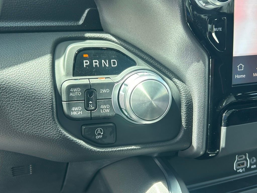 Used 2025 RAM 1500 Laramie AWD/4WD image 58