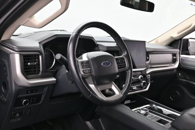 Certified 2024 Ford Expedition XLT RWD image 16