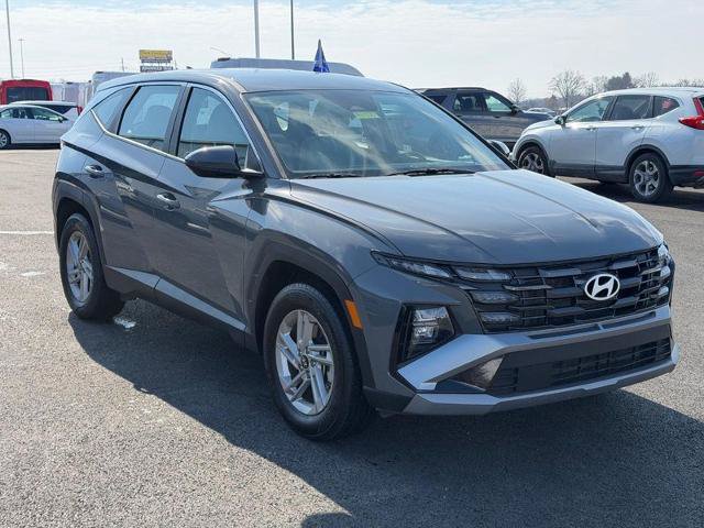 Used 2025 Hyundai Tucson SE FWD image 3