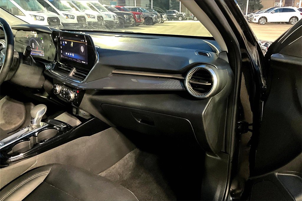 Used 2024 Chevrolet Trax ACTIV w/ Driver Confidence Package image 15