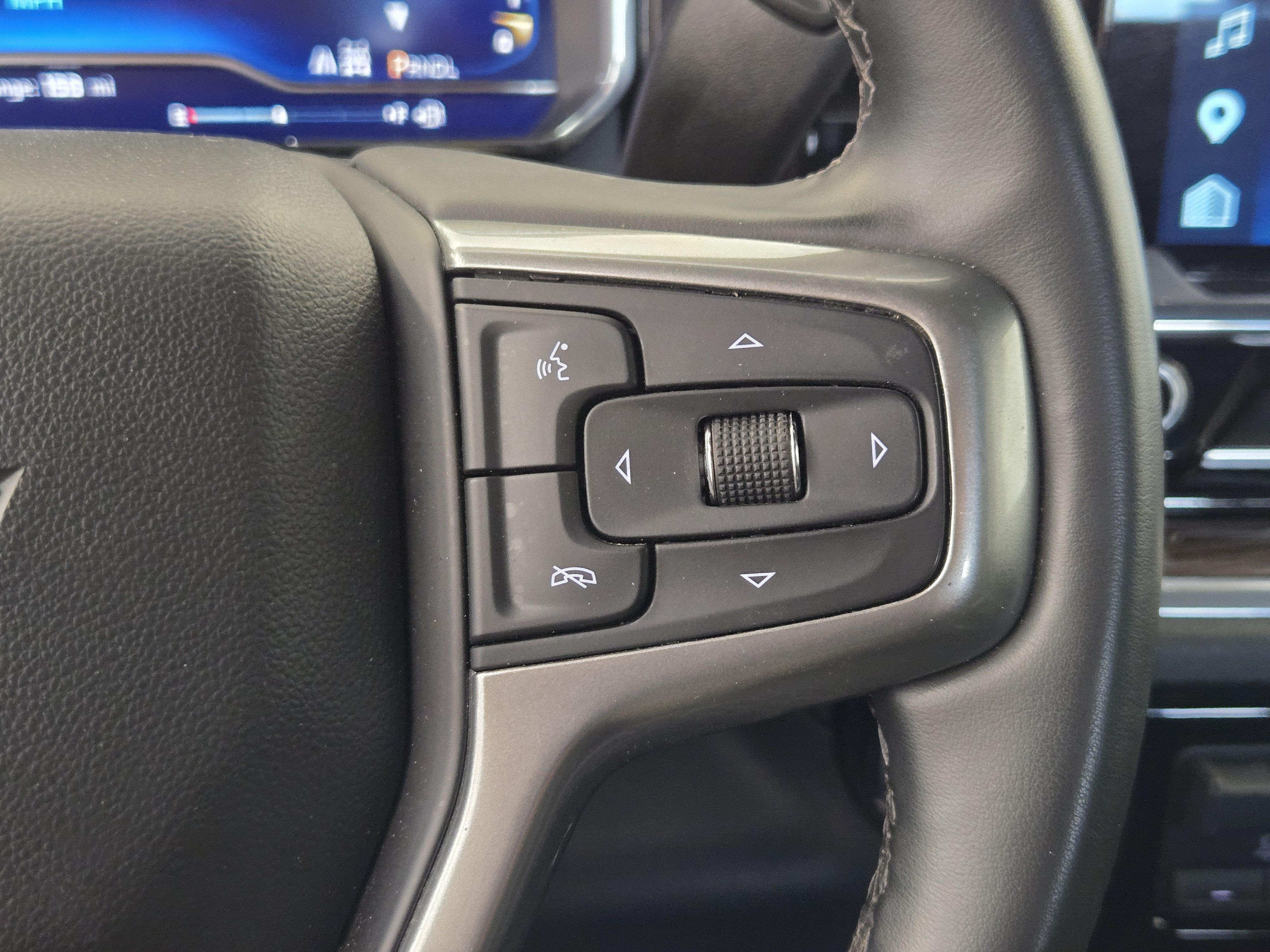 Used 2025 Chevrolet Silverado 1500 LT AWD/4WD image 27