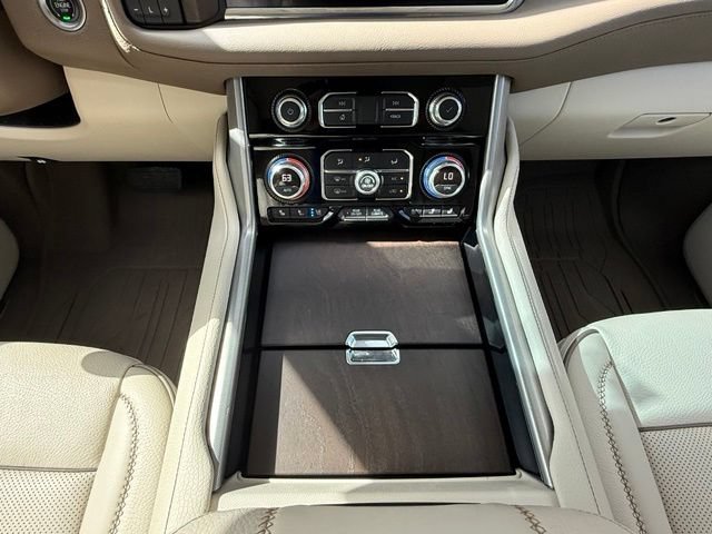 Used 2021 GMC Yukon XL Denali w/ Denali Premium Package RWD image 29