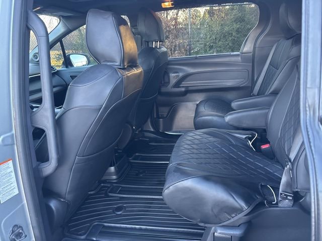 Used 2024 Toyota Sienna XSE image 12