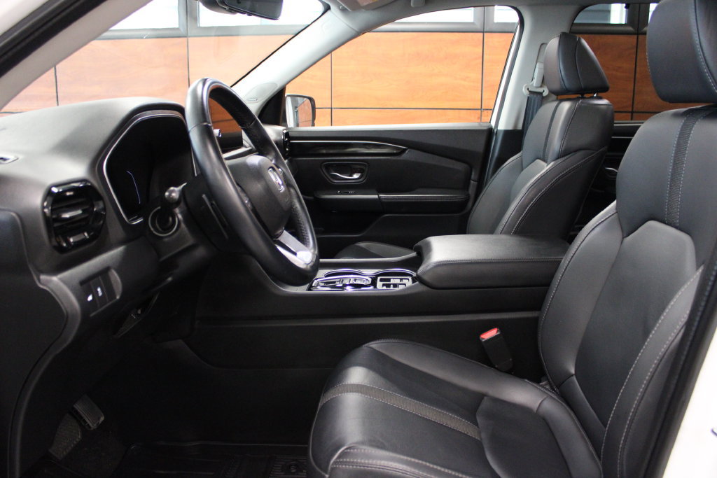 Used 2024 Honda Pilot Touring image 15