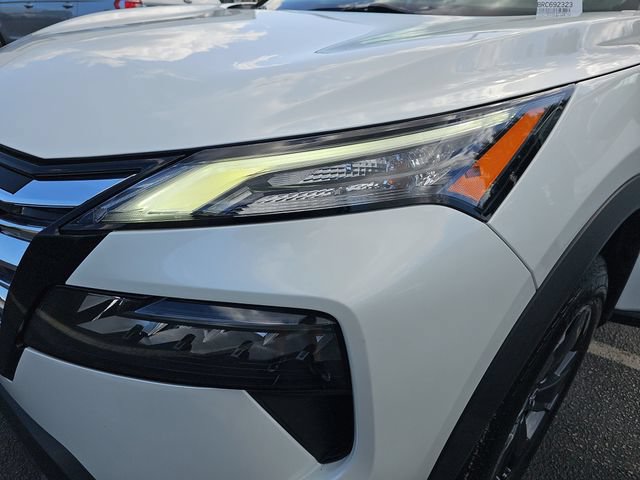 Used 2024 Nissan Rogue SV FWD image 36