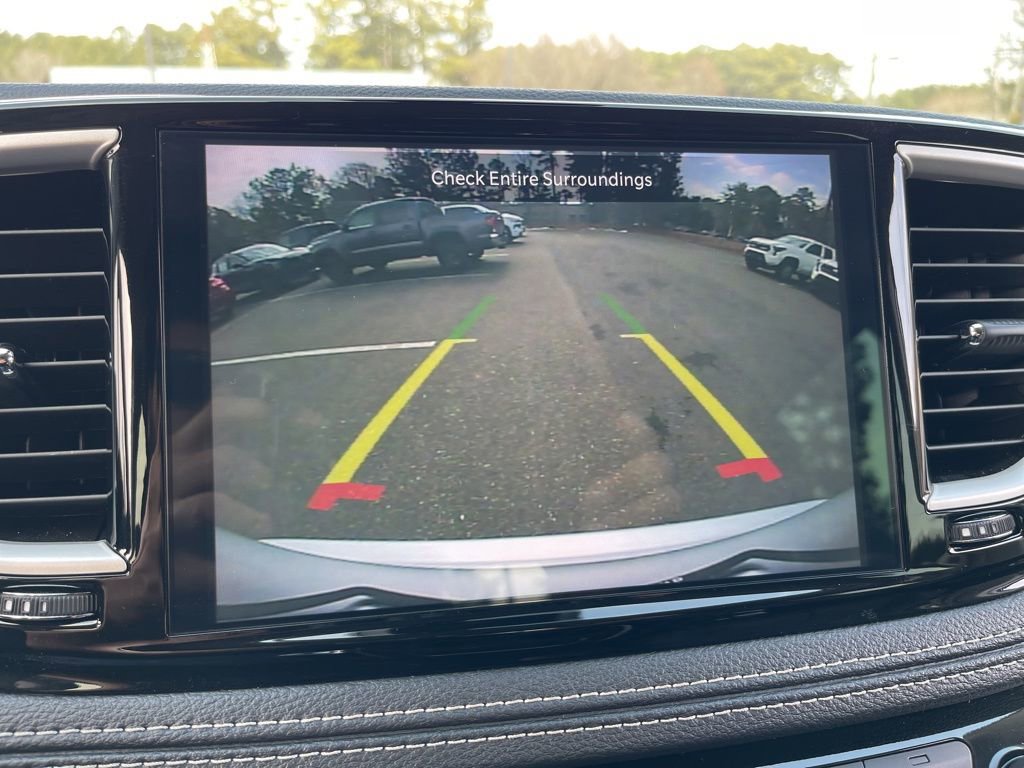 Used 2024 Chrysler Pacifica Select image 11