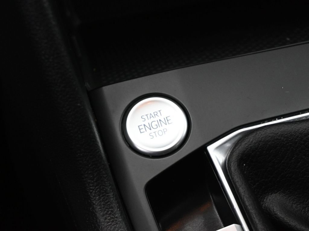 Used 2022 Volkswagen Taos SE image 41