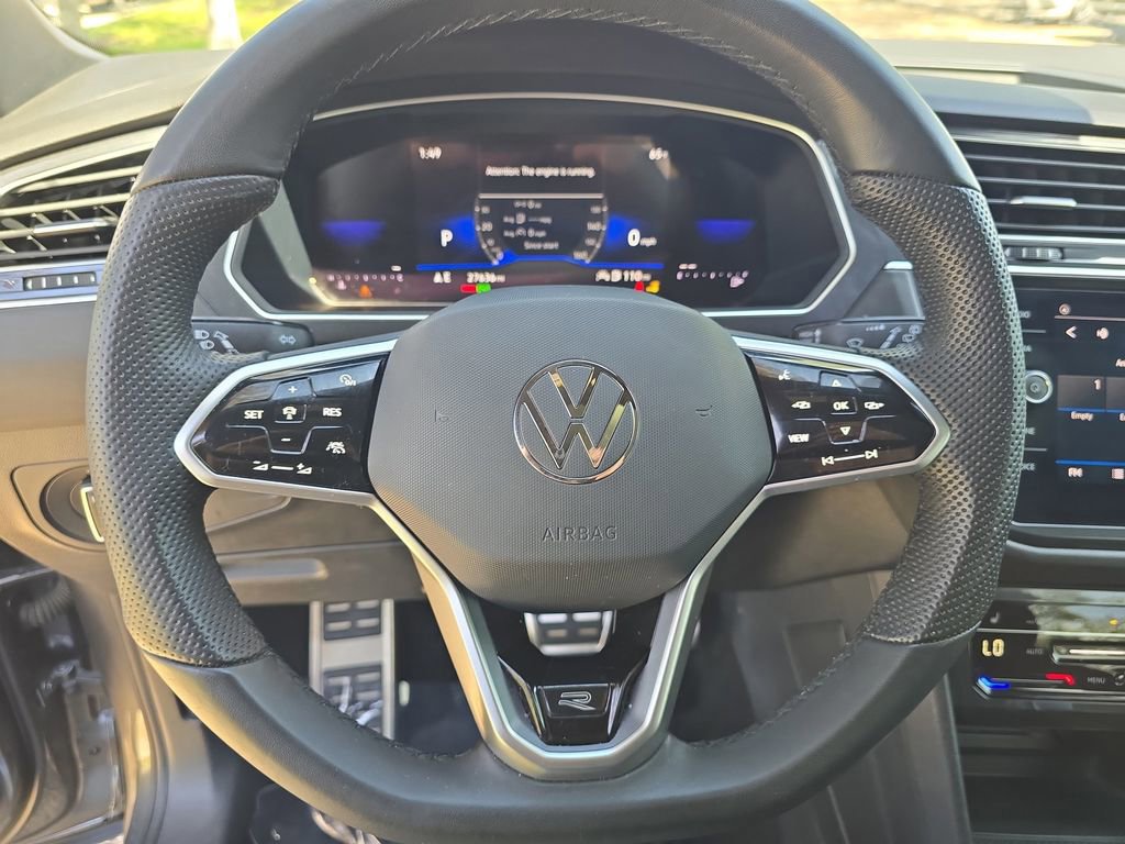 Used 2024 Volkswagen Tiguan SE R-Line image 28