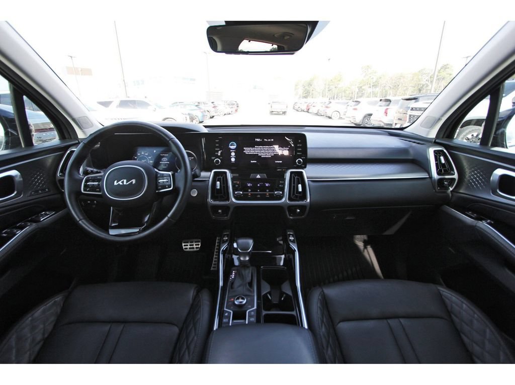 Used 2023 Kia Sorento SX AWD/4WD image 13