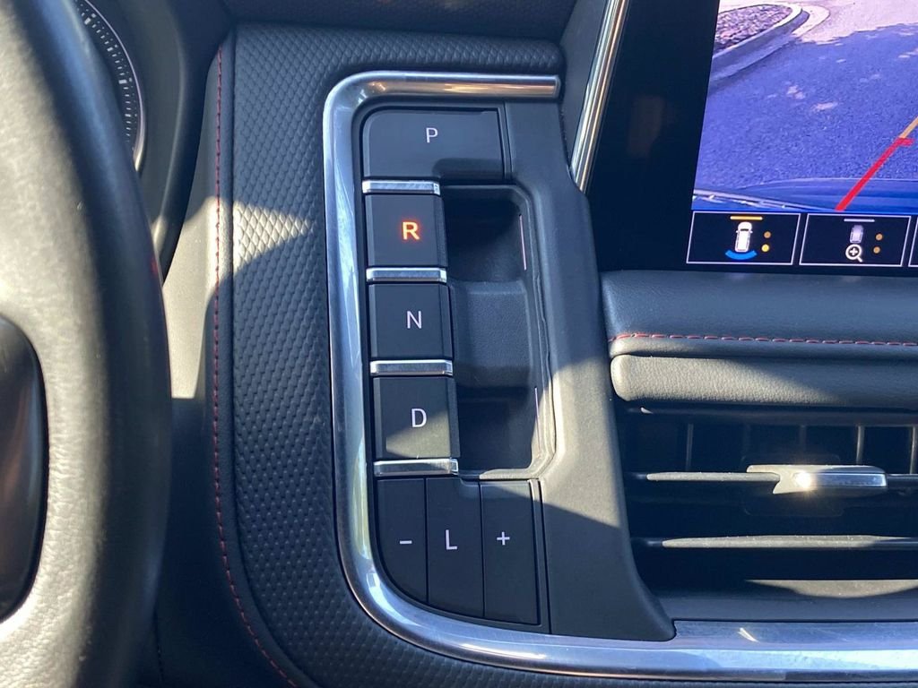 Used 2021 Chevrolet Tahoe RST w/ Luxury Package AWD/4WD image 30