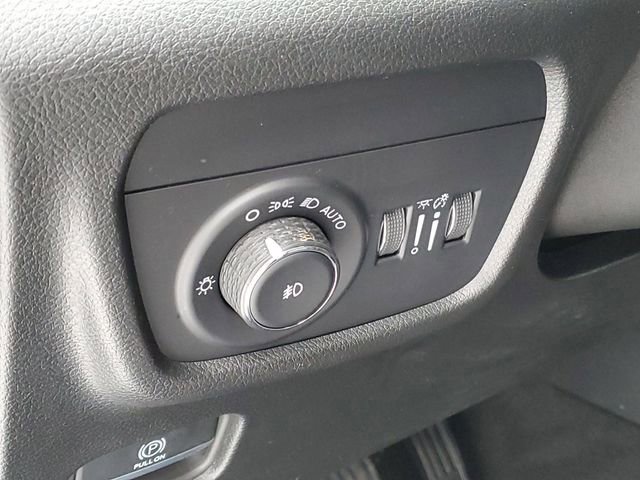 Used 2024 Jeep Grand Cherokee L Limited w/ Luxury Tech Group II image 9