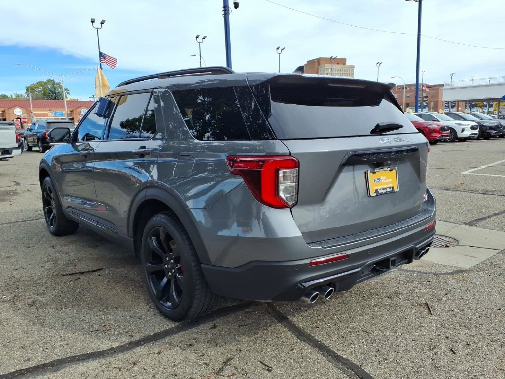 Certified 2024 Ford Explorer ST w/ Equipment Group 401A AWD/4WD image 9