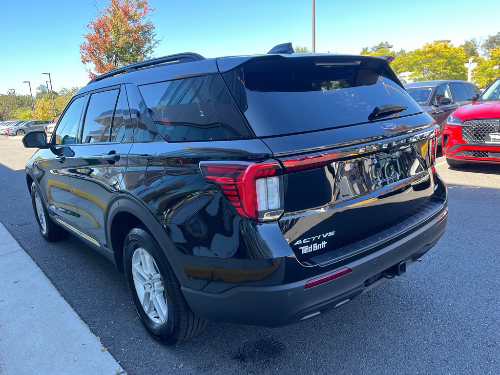 Certified 2025 Ford Explorer Active AWD/4WD image 7