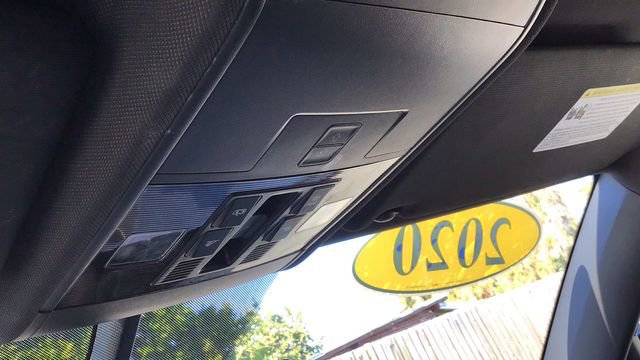 Used 2020 Volkswagen Atlas Cross Sport SE image 25