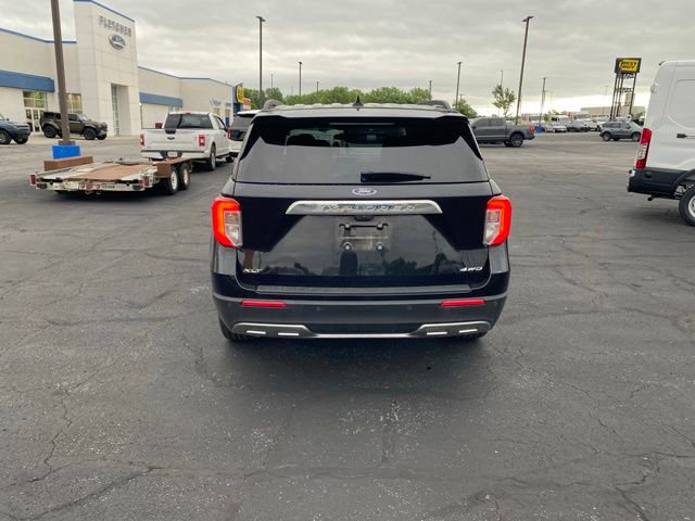 Certified 2023 Ford Explorer XLT w/ Equipment Group 202A AWD/4WD image 4