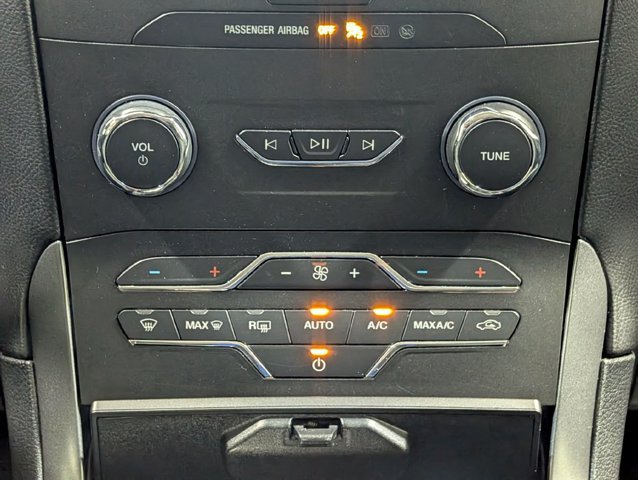 Certified 2020 Ford Edge SE FWD image 6
