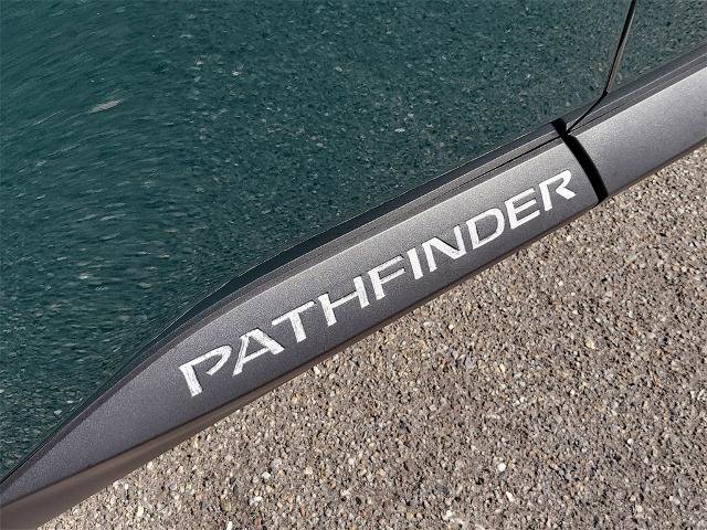 Used 2024 Nissan Pathfinder SL image 8