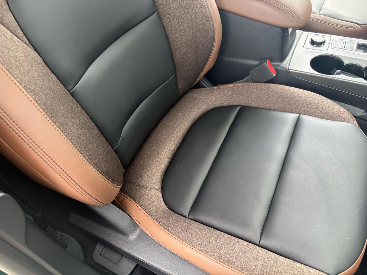 Certified 2025 Ford Bronco Sport Outer Banks w/ Outer Banks Tech Package+ AWD/4WD image 40