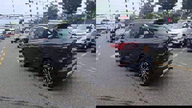 Certified 2023 Ford Escape SE w/ PHEV Premium Package image 4