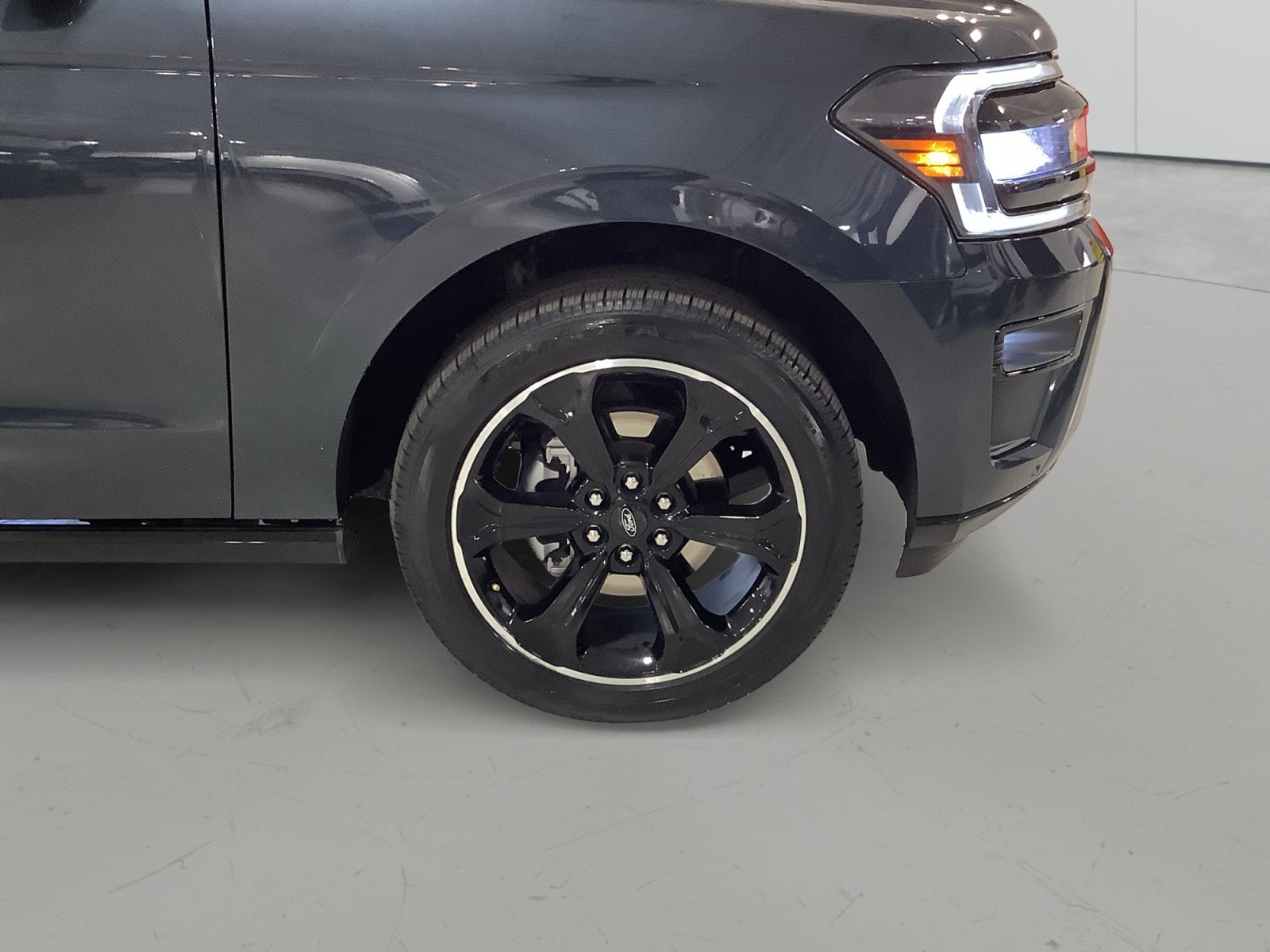 Certified 2023 Ford Expedition Limited AWD/4WD image 9