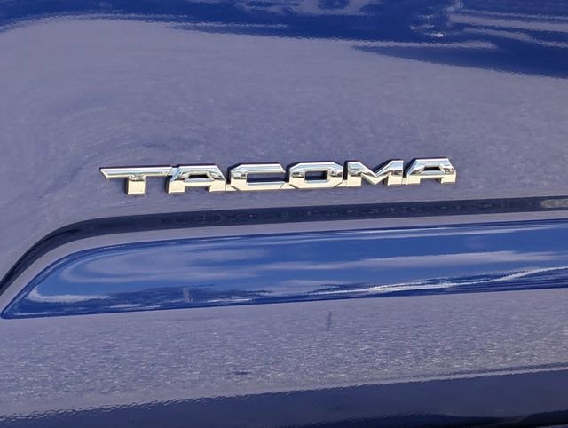 Used 2022 Toyota Tacoma TRD Sport w/ Technology Package RWD image 7
