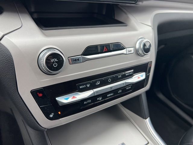 Certified 2024 Ford Explorer XLT w/ Equipment Group 202A image 16