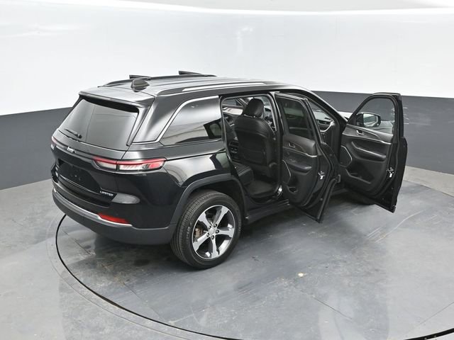 Used 2023 Jeep Grand Cherokee Limited AWD/4WD image 29