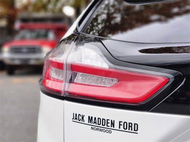 Certified 2022 Ford Edge SEL w/ Convenience Package image 9