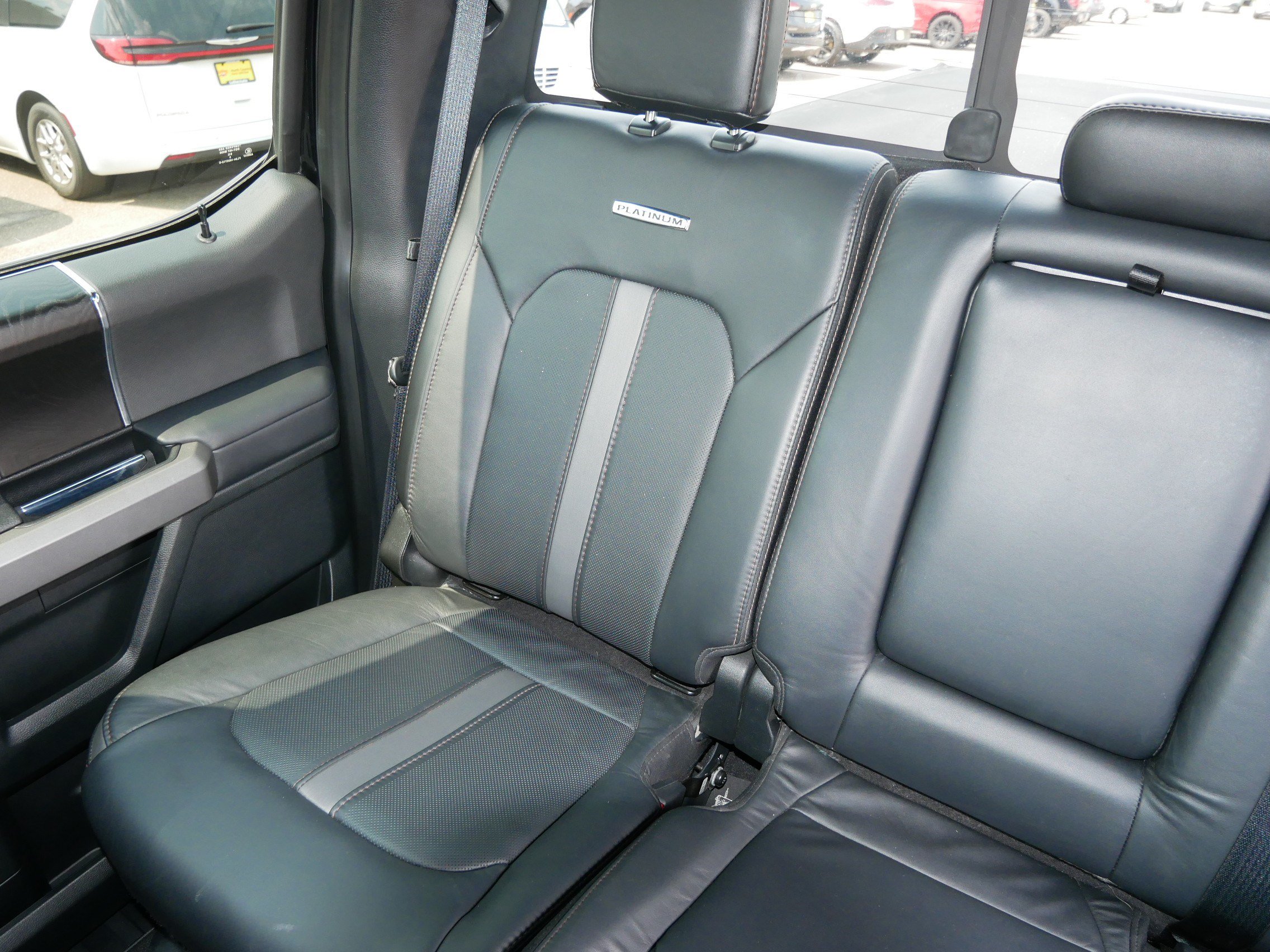 Certified 2019 Ford F350 Platinum w/ Platinum Ultimate Package AWD/4WD image 12
