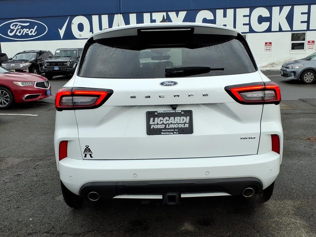 Certified 2023 Ford Escape ST-Line Select w/ Tech Pack #2 image 5