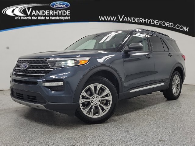 Certified 2024 Ford Explorer XLT w/ Equipment Group 202A