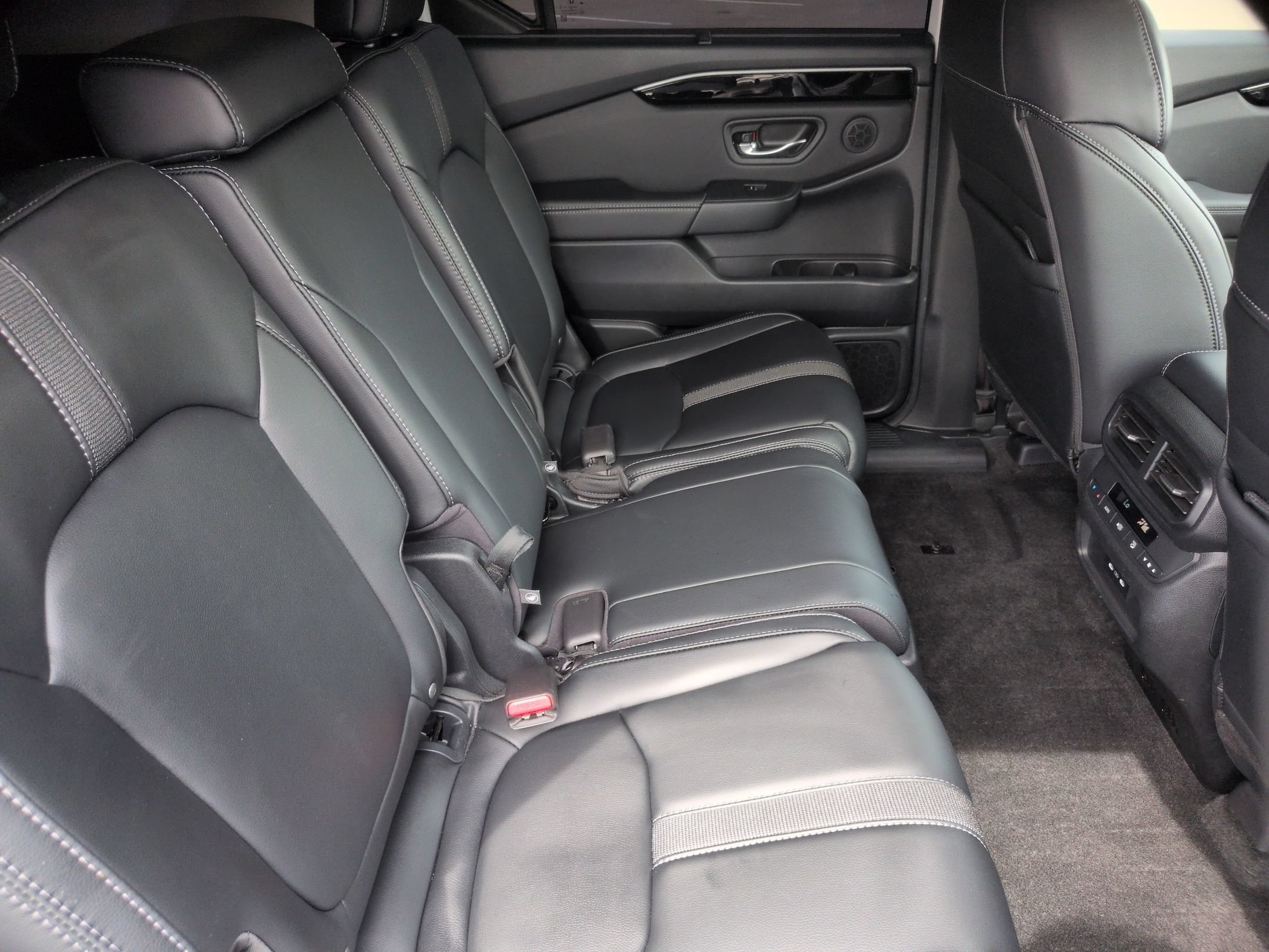 Used 2024 Honda Pilot Touring image 35