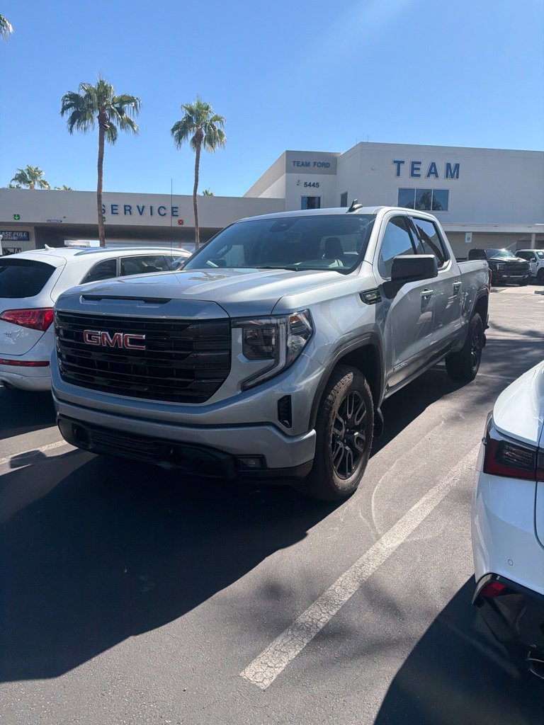 Used 2025 GMC Sierra 1500 Elevation AWD/4WD image 3