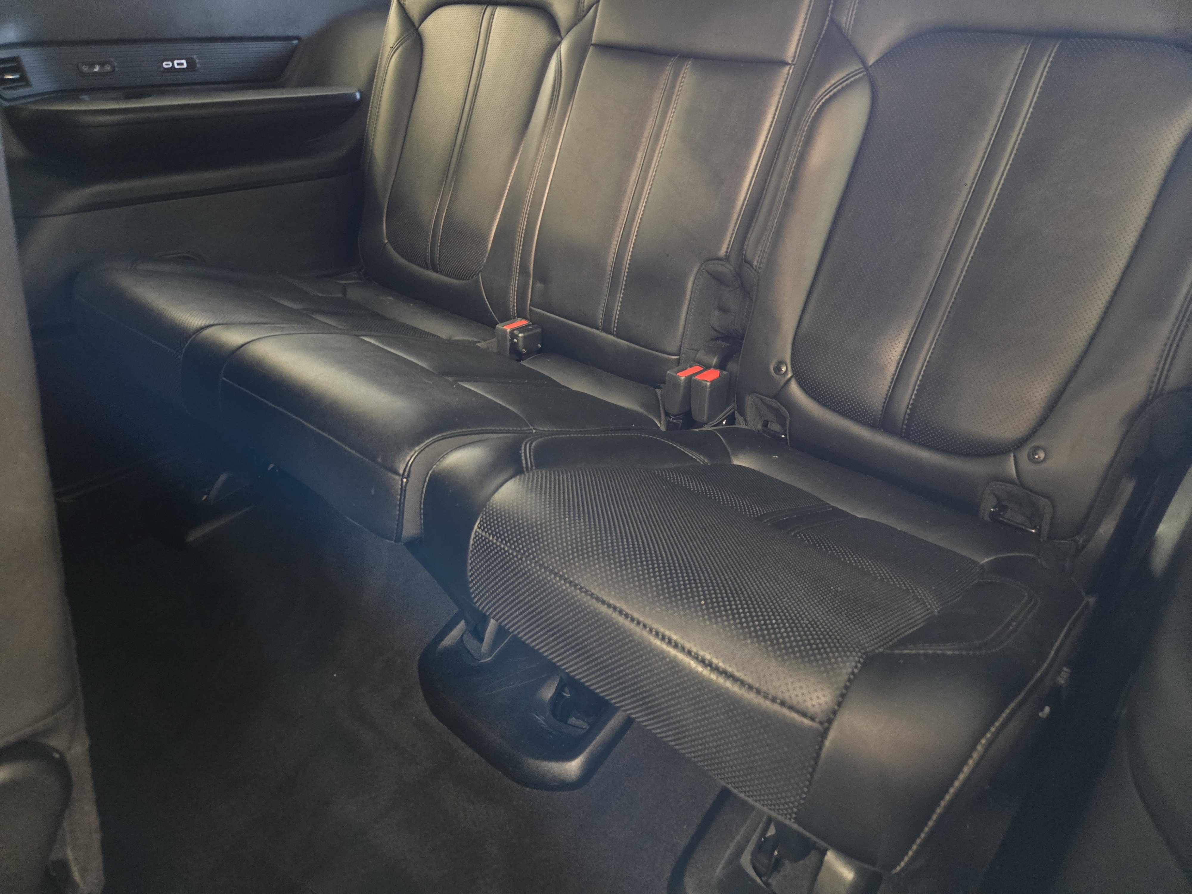 Used 2024 Jeep Wagoneer Series II w/ Flexible Seating Group RWD image 30