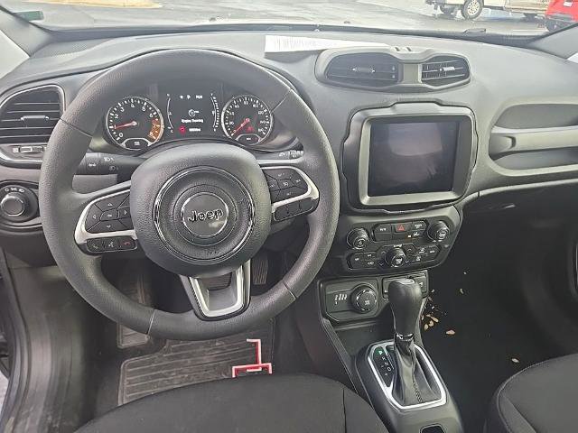 Used 2023 Jeep Renegade Latitude image 10