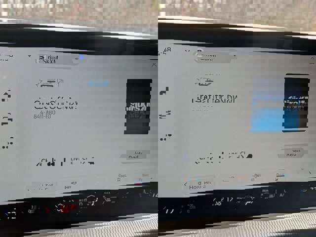 Certified 2025 Ford Explorer ST-Line w/ Premium Package image 22